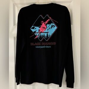 Vineyard Vines Men’s Long Sleeved T - Black w/ Ski Graphics - Size S